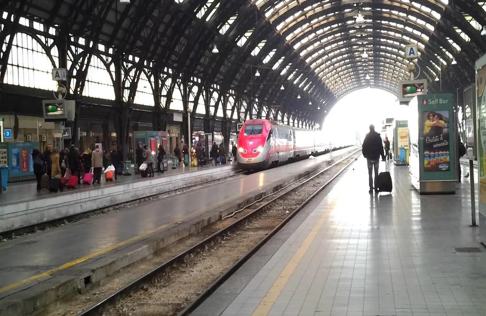 -L' Oasi Del Turista, Room 4- Central Station Milano