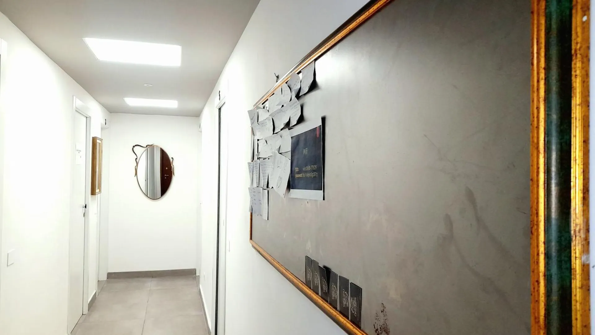 Guest house -L' Oasi Del Turista, Room 4- Central Station Milan